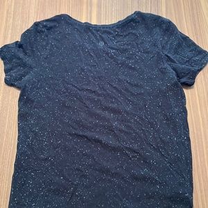 Lululemon black and grey speckled T-shirt